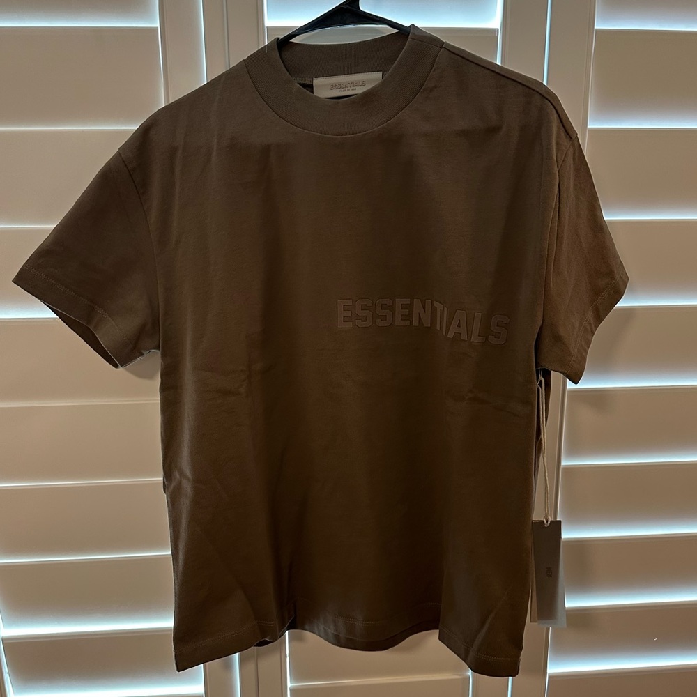 Fear of God Essentials SS Tee NWT (Wood) (XXS)